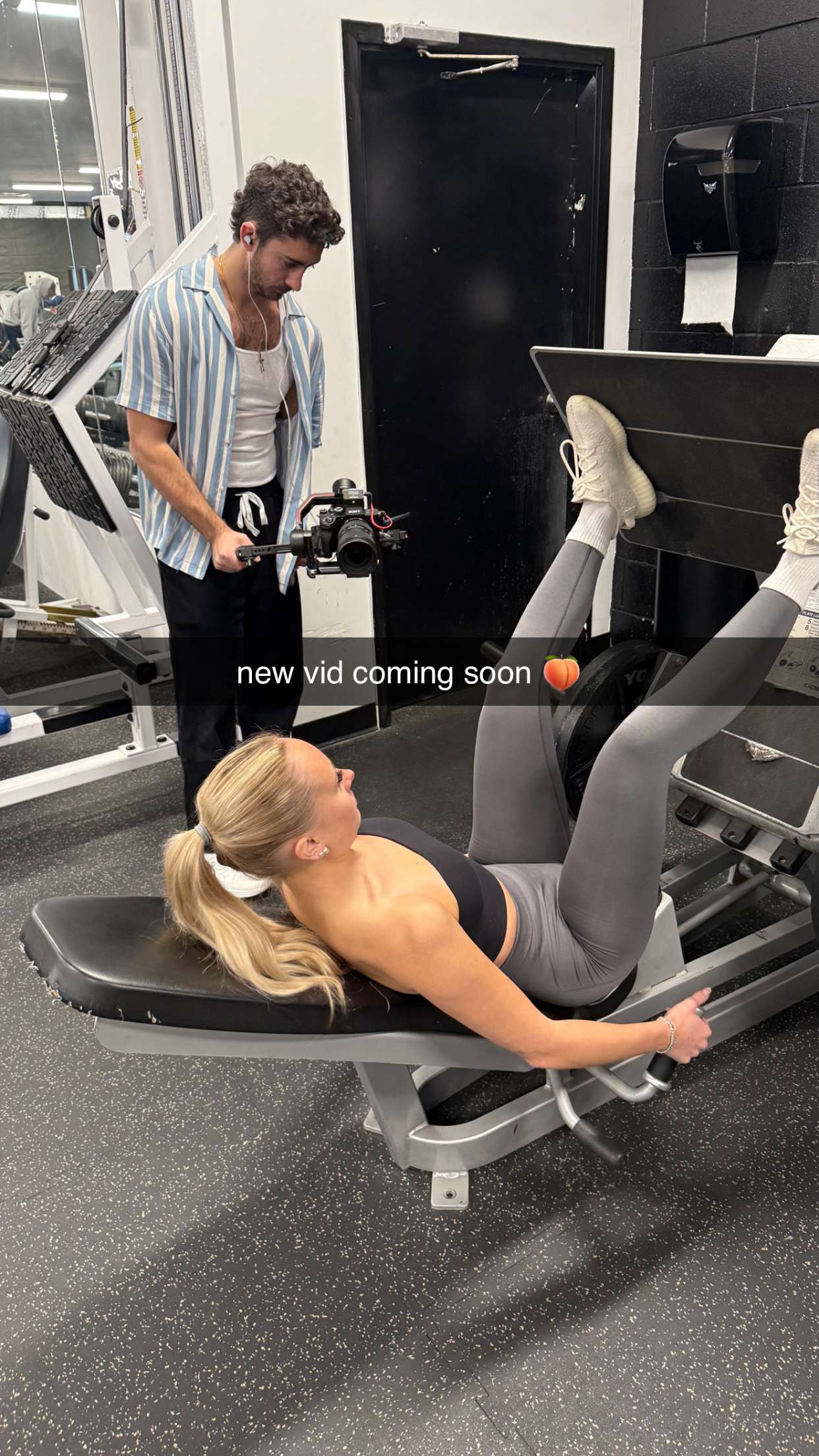 meelahrobbins snapchat image archive image