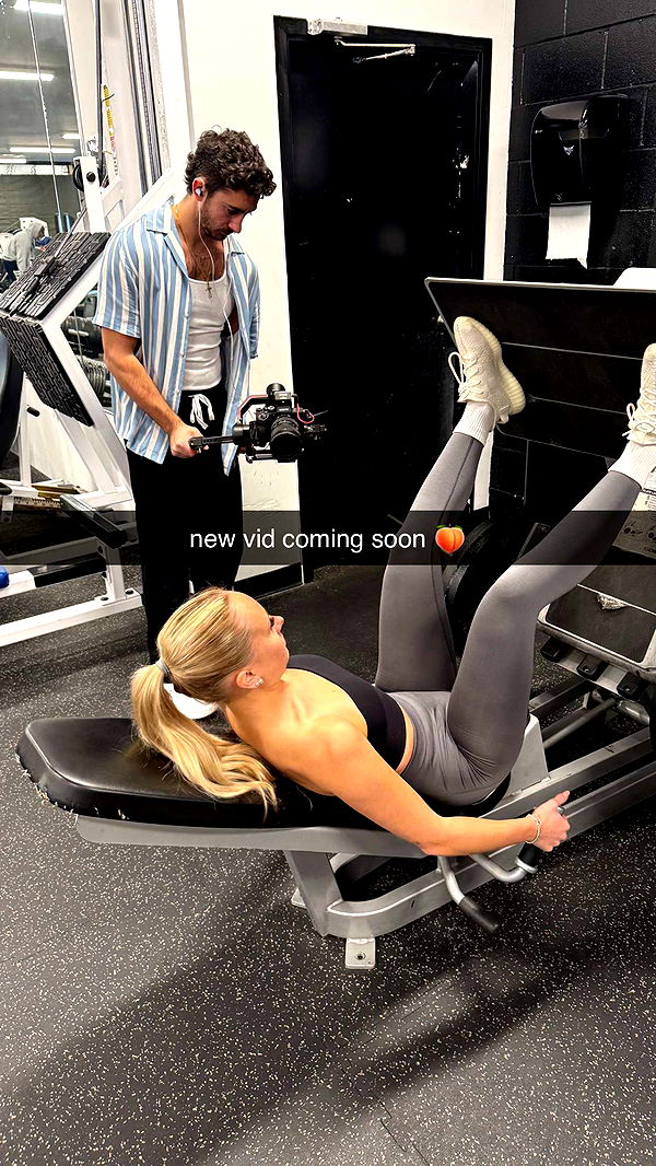 meelahrobbins image ~ Altpins