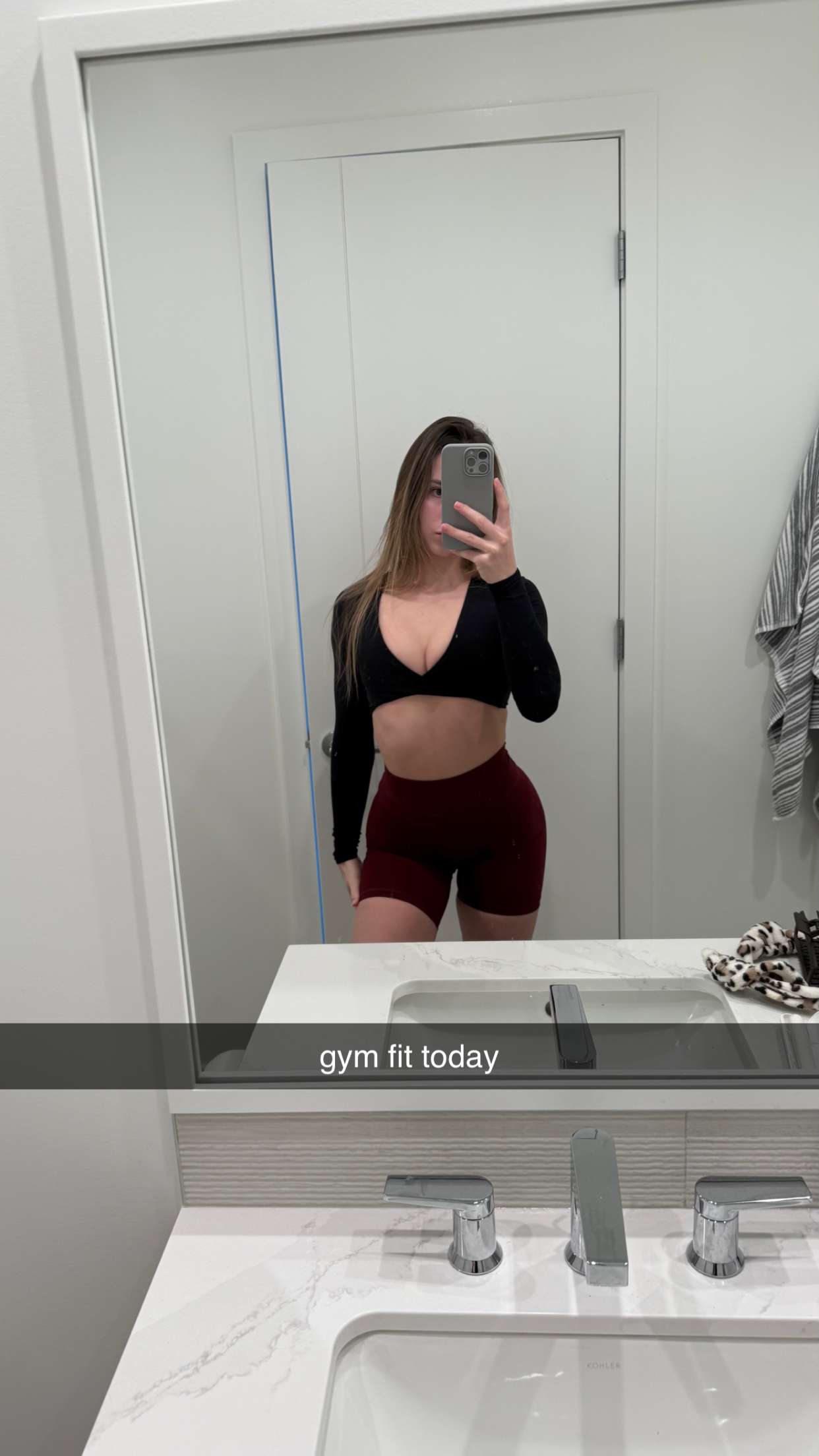 meelahrobbins snapchat image archive image