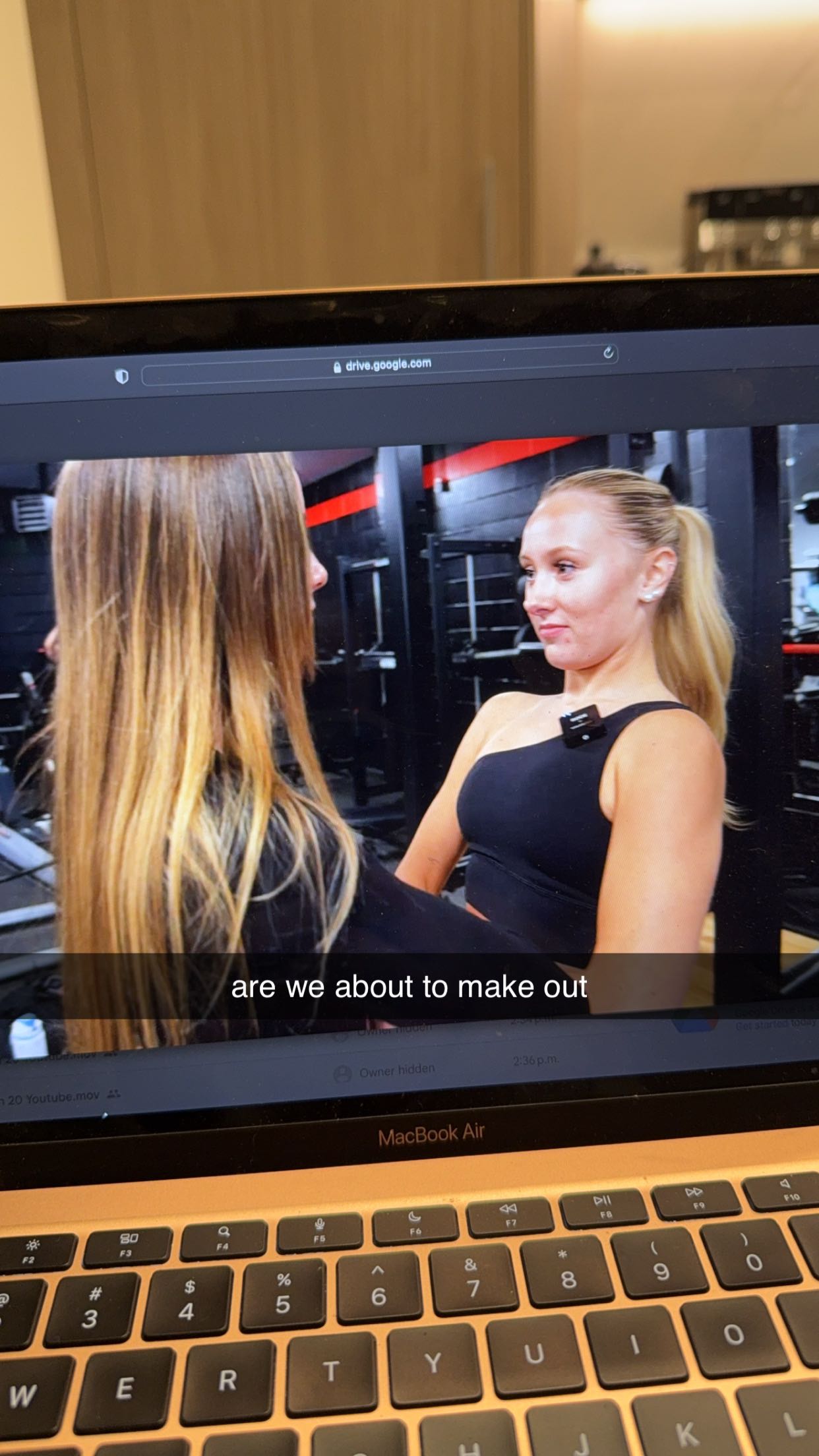 meelahrobbins snapchat image archive image