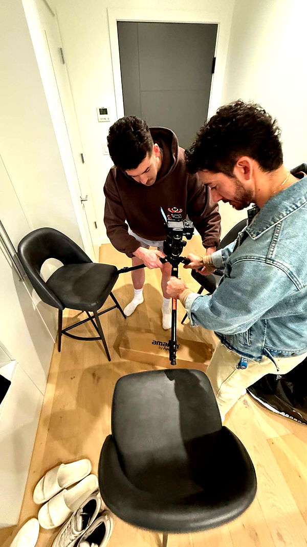 meelahrobbins image ~ Altpins