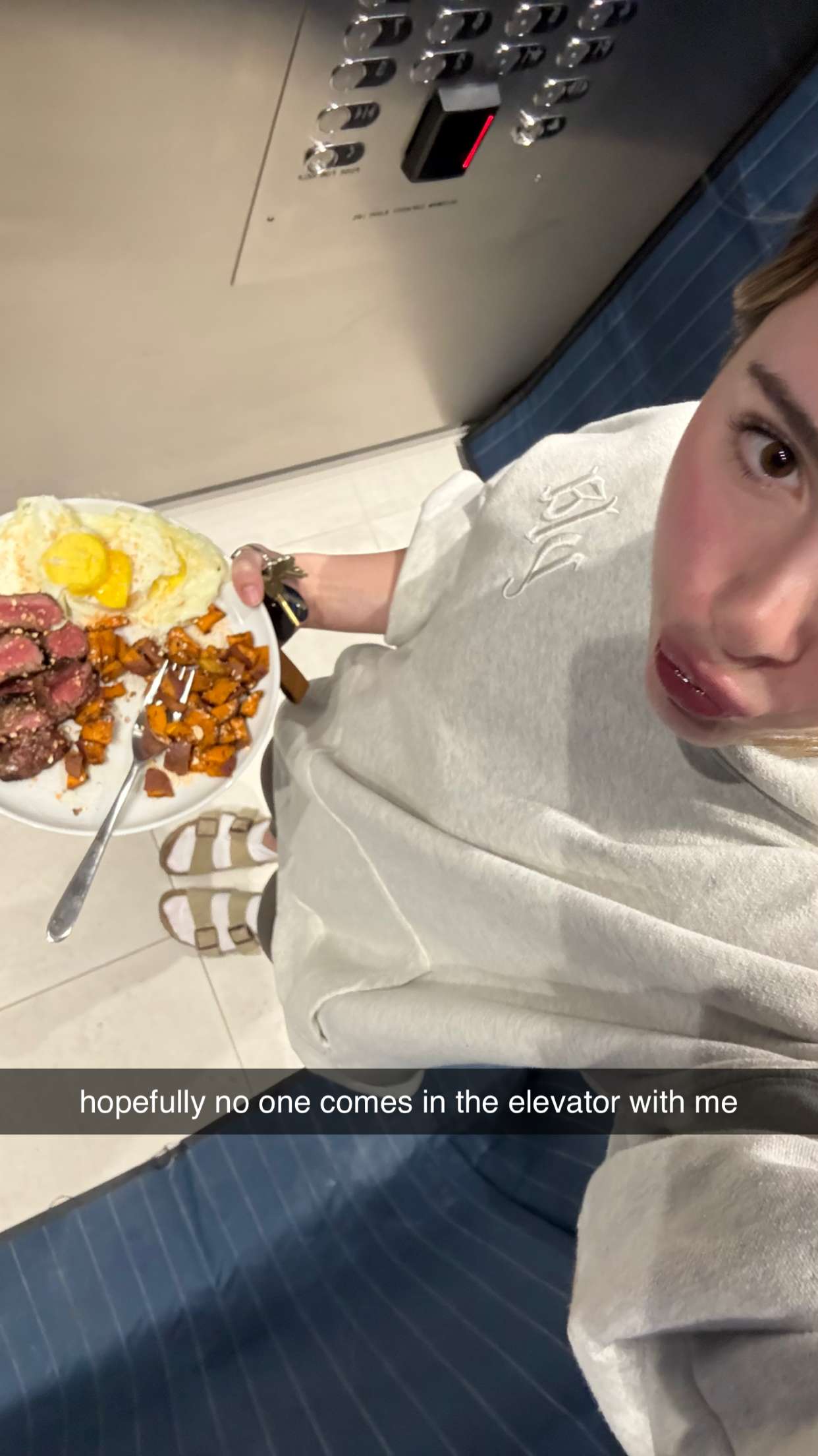 meelahrobbins snapchat image archive image