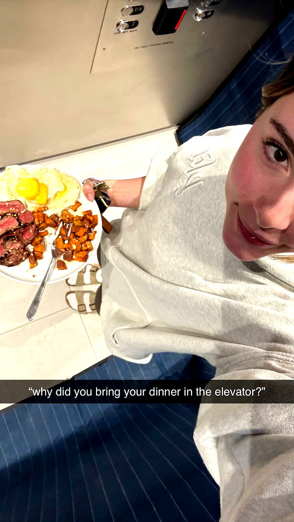 meelahrobbins image ~ Altpins