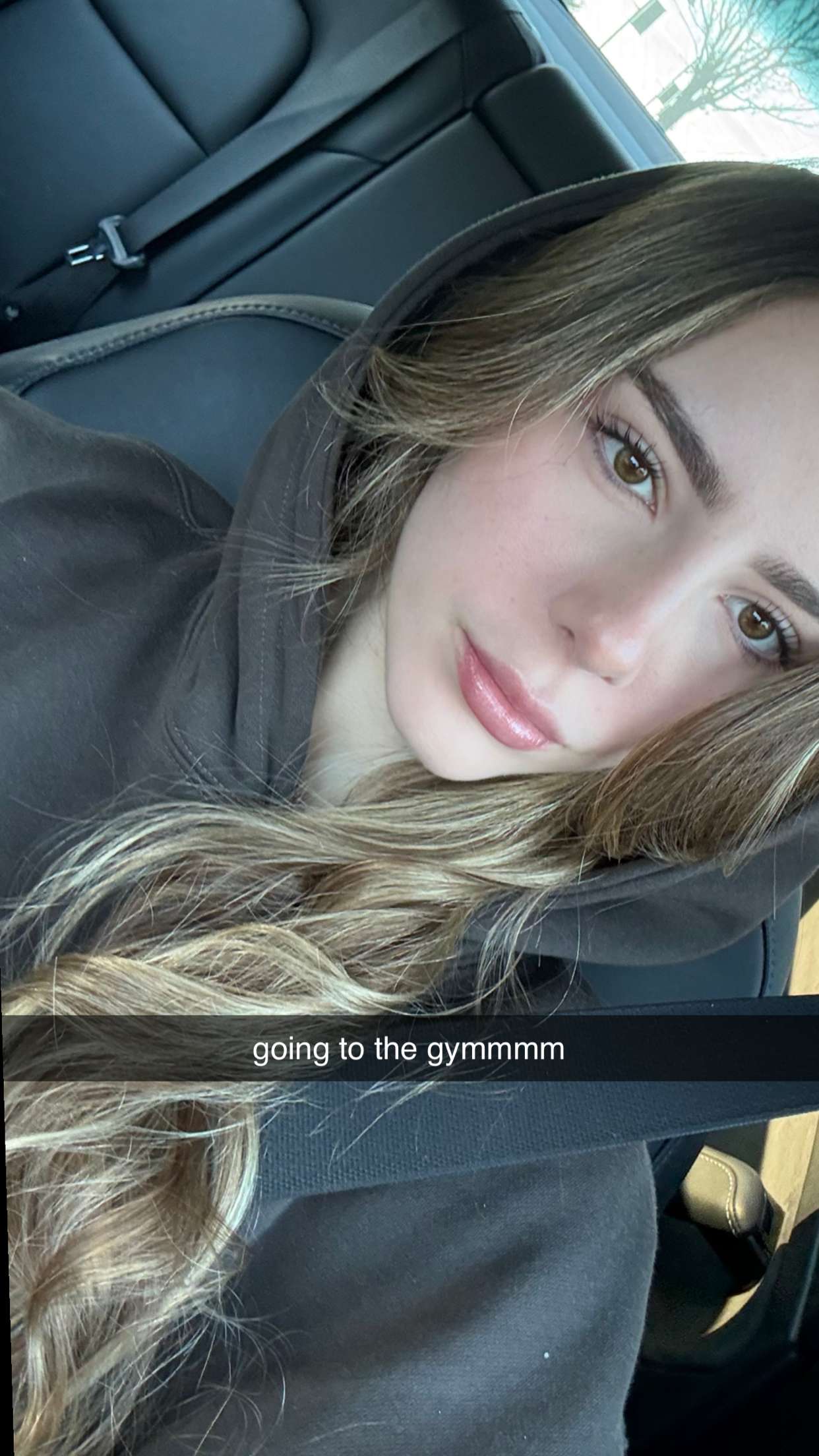 meelahrobbins snapchat image archive image