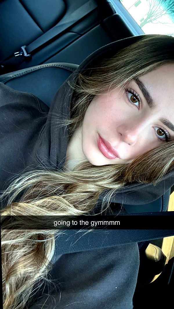 meelahrobbins image ~ Altpins