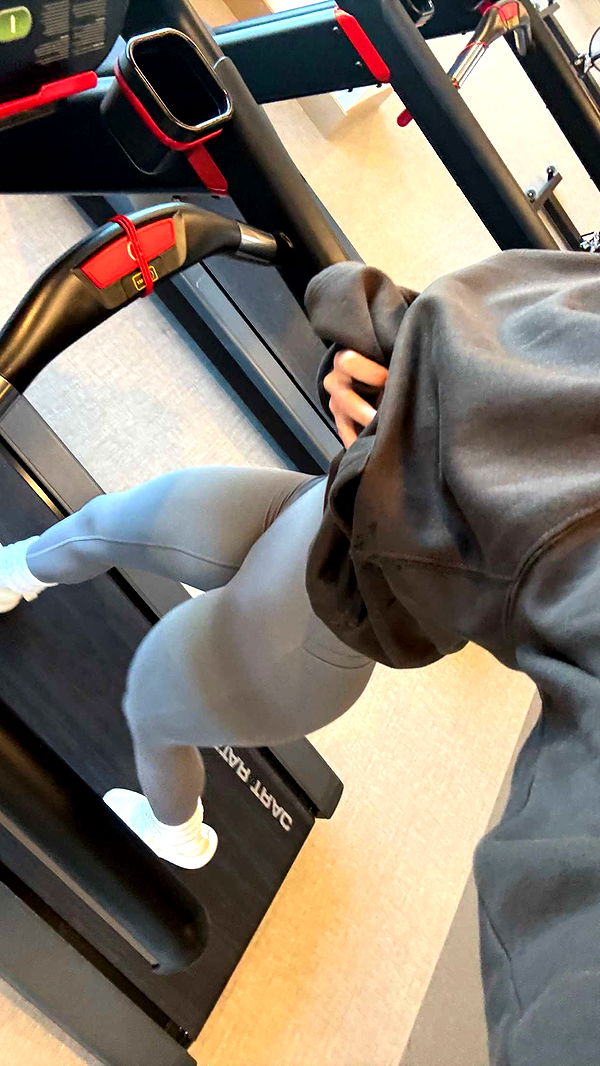 meelahrobbins image ~ Altpins