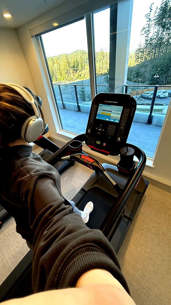 meelahrobbins image ~ Altpins