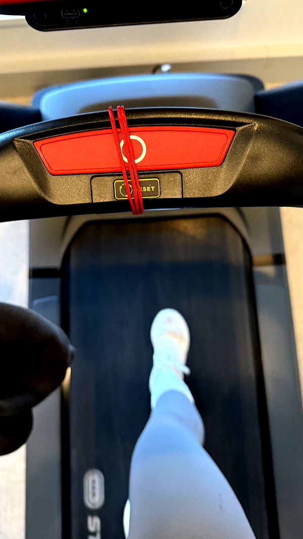 meelahrobbins image ~ Altpins