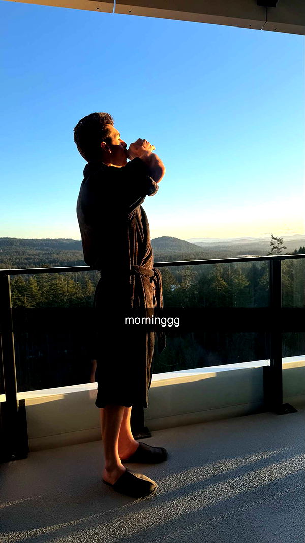 meelahrobbins image ~ Altpins