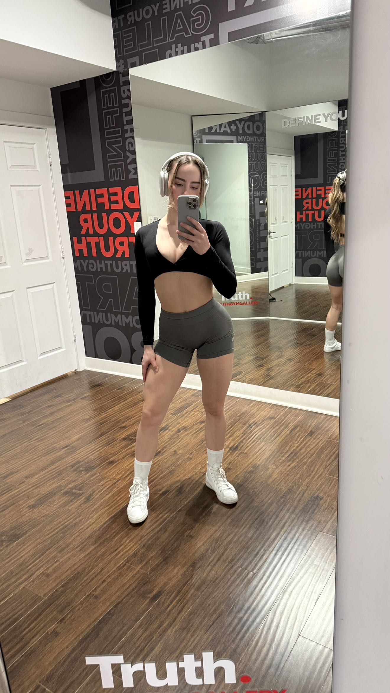 meelahrobbins snapchat image archive image