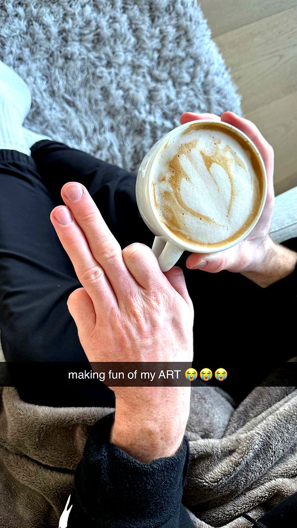 meelahrobbins image ~ Altpins