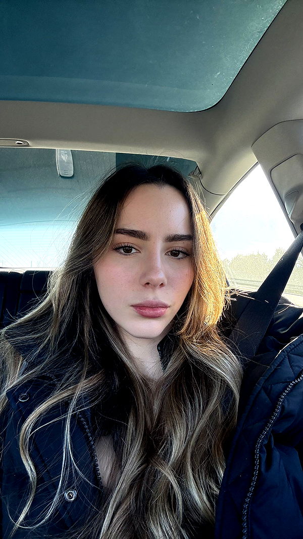 meelahrobbins image ~ Altpins