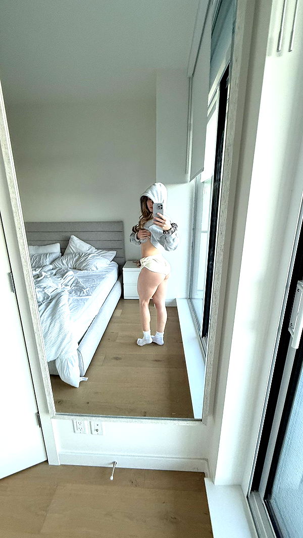 meelahrobbins image ~ Altpins