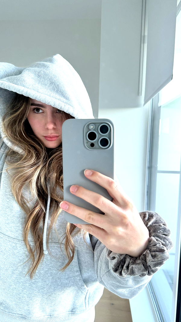 meelahrobbins image ~ Altpins