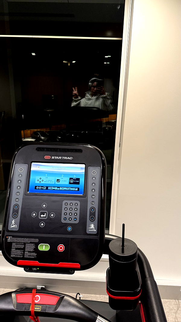 meelahrobbins image ~ Altpins