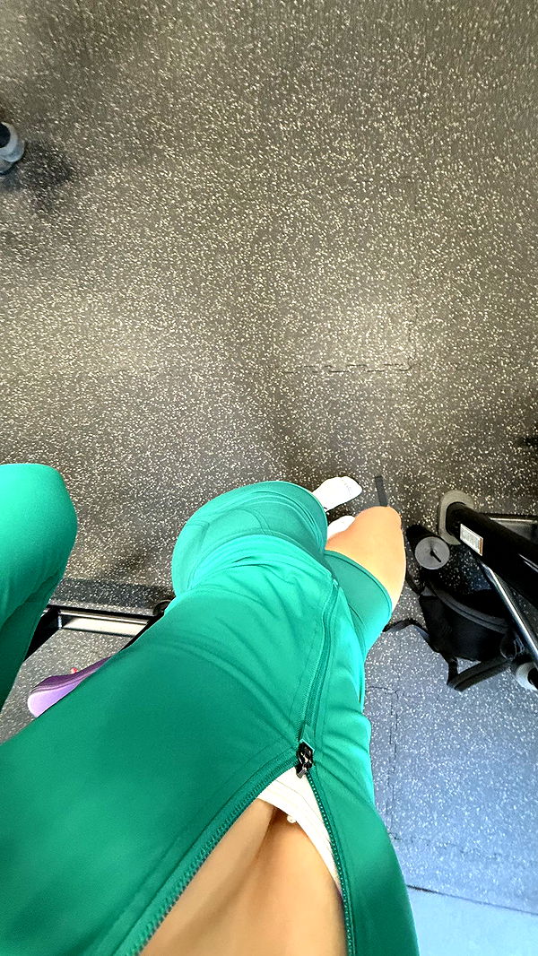 meelahrobbins image ~ Altpins