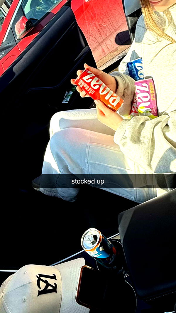 meelahrobbins image ~ Altpins