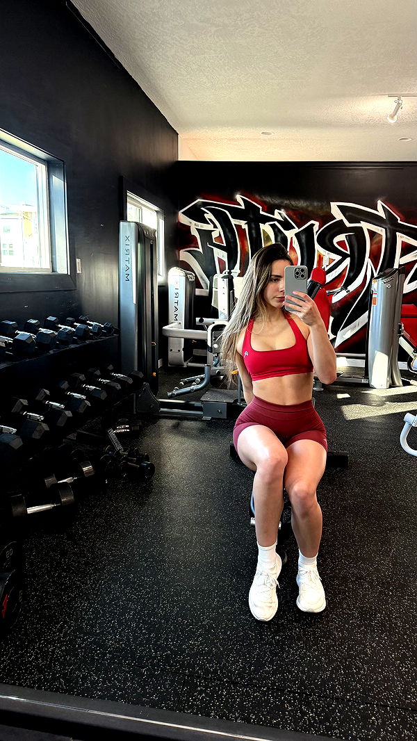 meelahrobbins image ~ Altpins