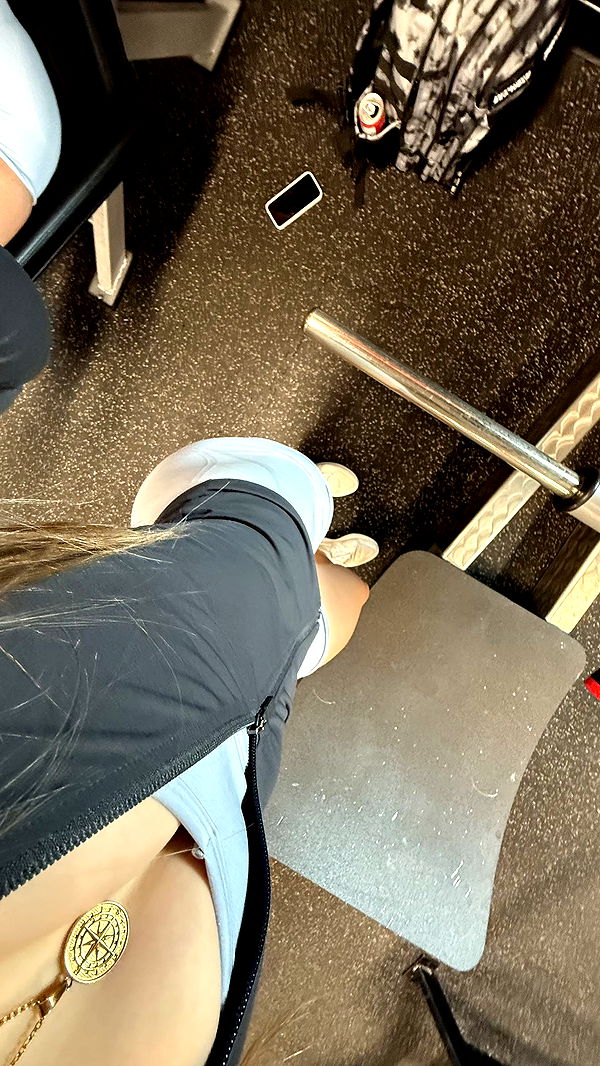 meelahrobbins image ~ Altpins