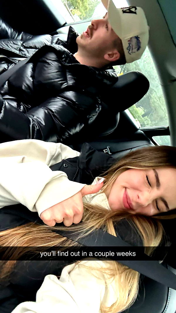 meelahrobbins image ~ Altpins