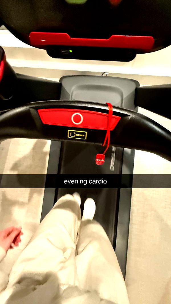 meelahrobbins image ~ Altpins