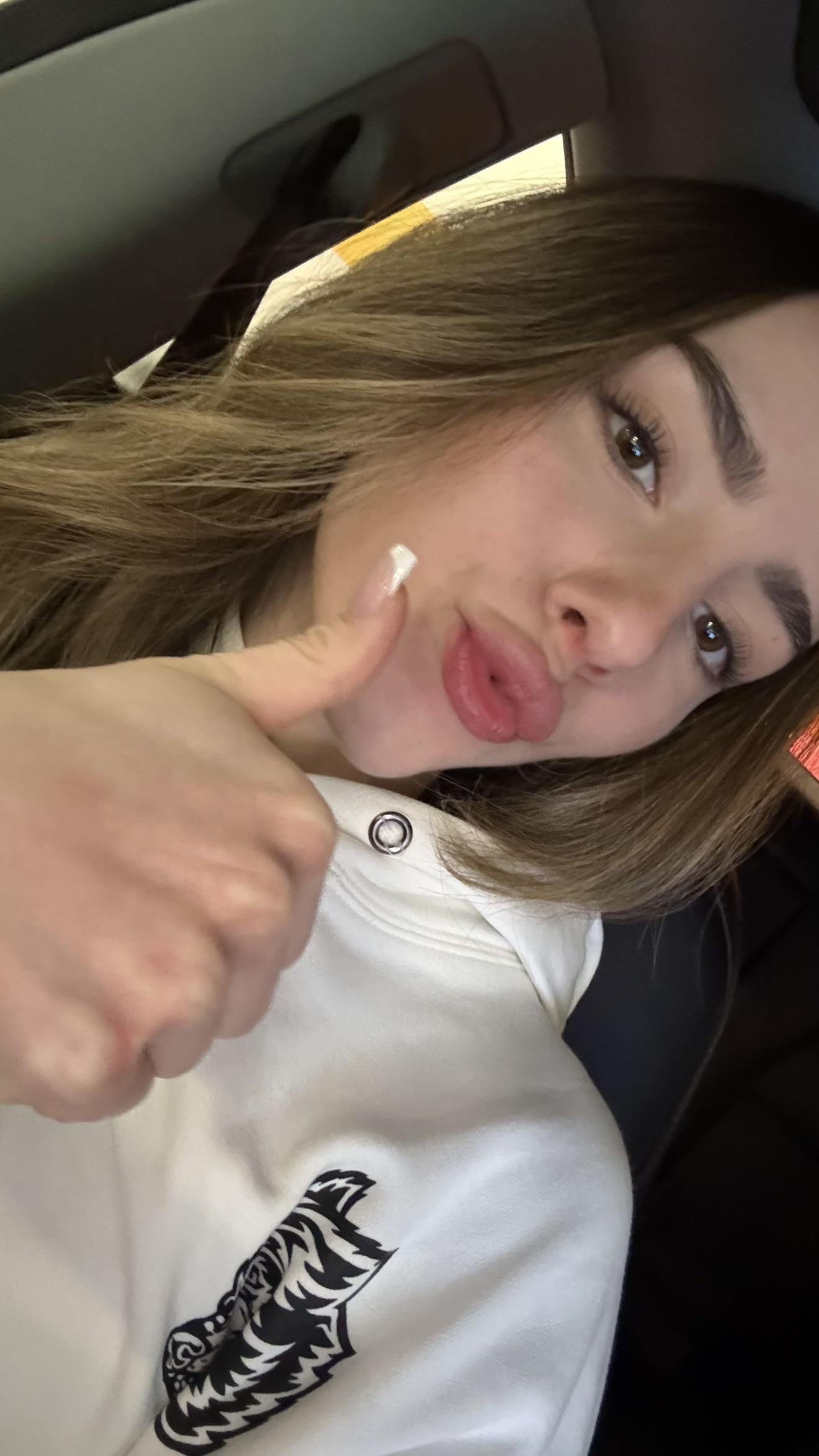 meelahrobbins snapchat image archive image