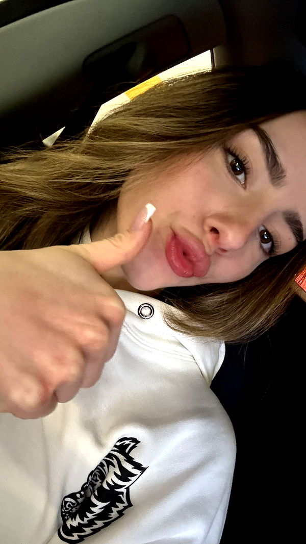 meelahrobbins image ~ Altpins