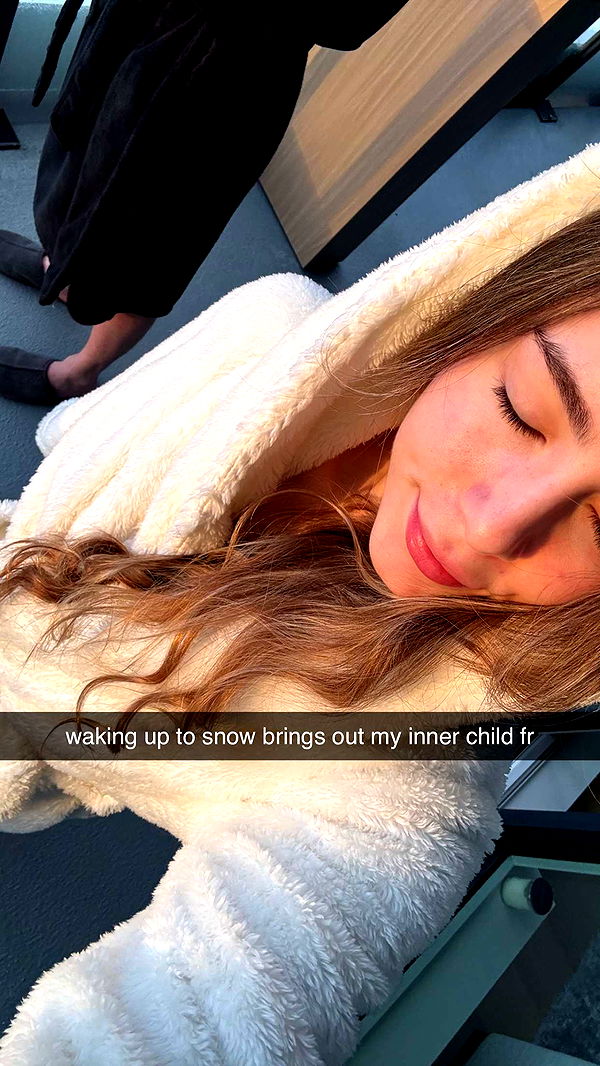 meelahrobbins image ~ Altpins