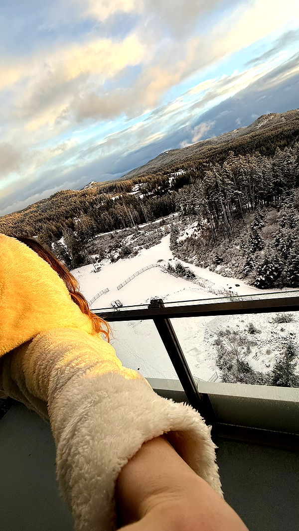 meelahrobbins image ~ Altpins