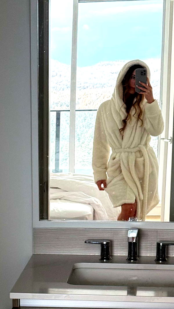 meelahrobbins image ~ Altpins