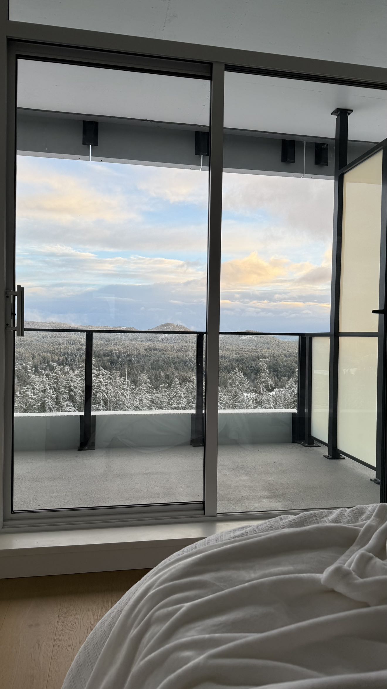 meelahrobbins snapchat image archive image