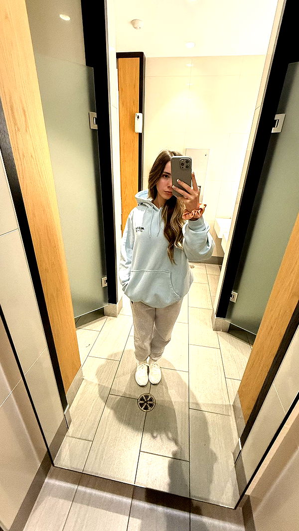 meelahrobbins image ~ Altpins