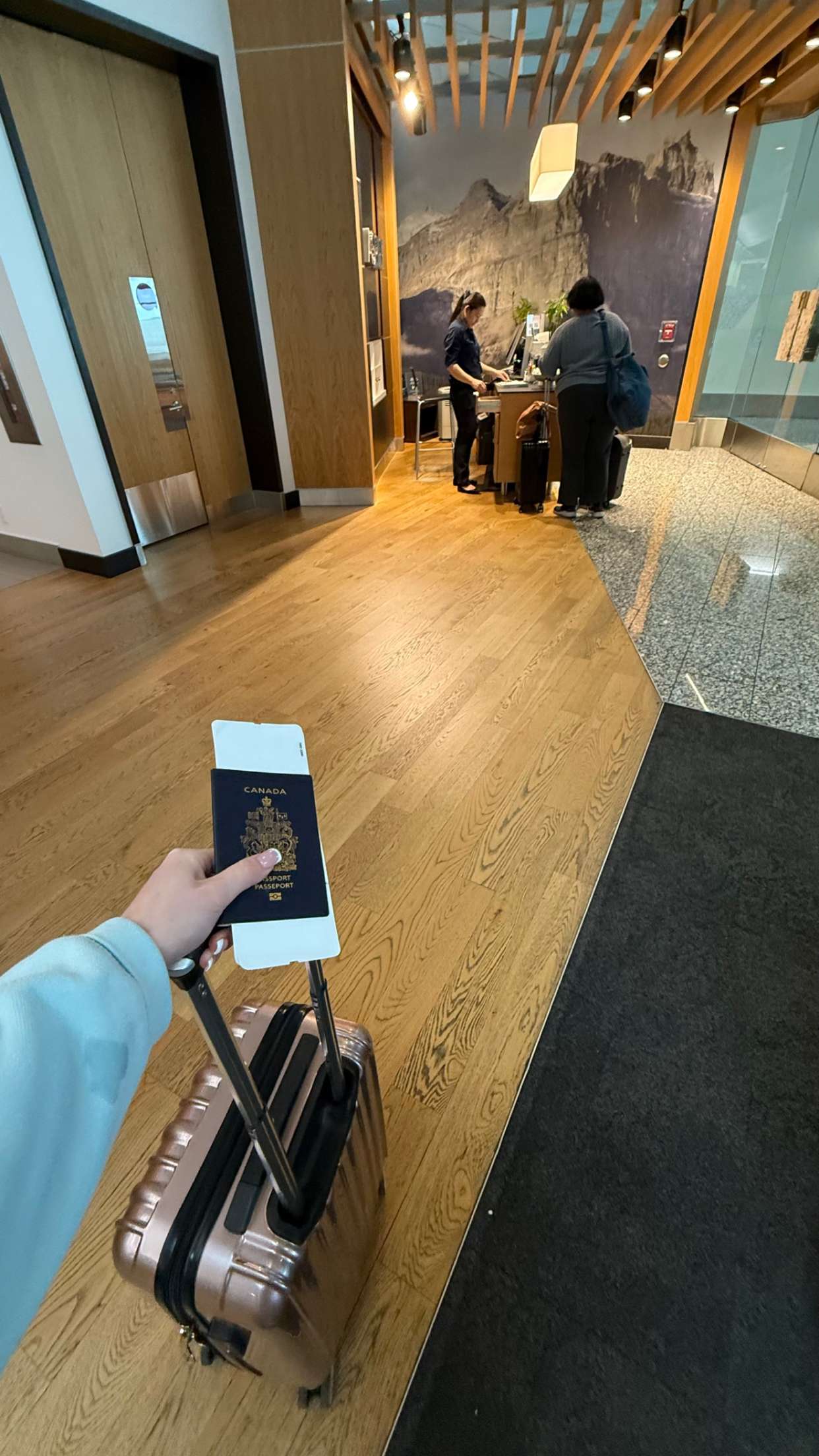 meelahrobbins snapchat image archive image