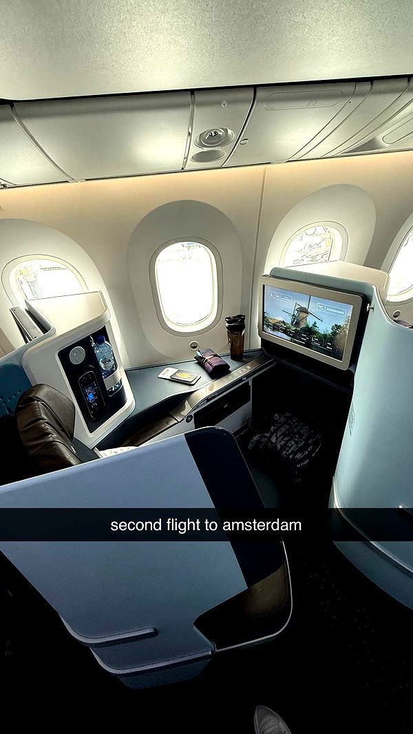 meelahrobbins image ~ Altpins