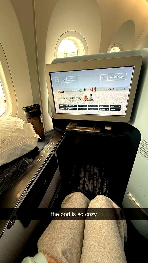 meelahrobbins image ~ Altpins