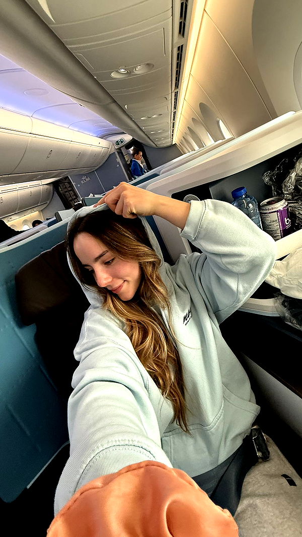 meelahrobbins image ~ Altpins