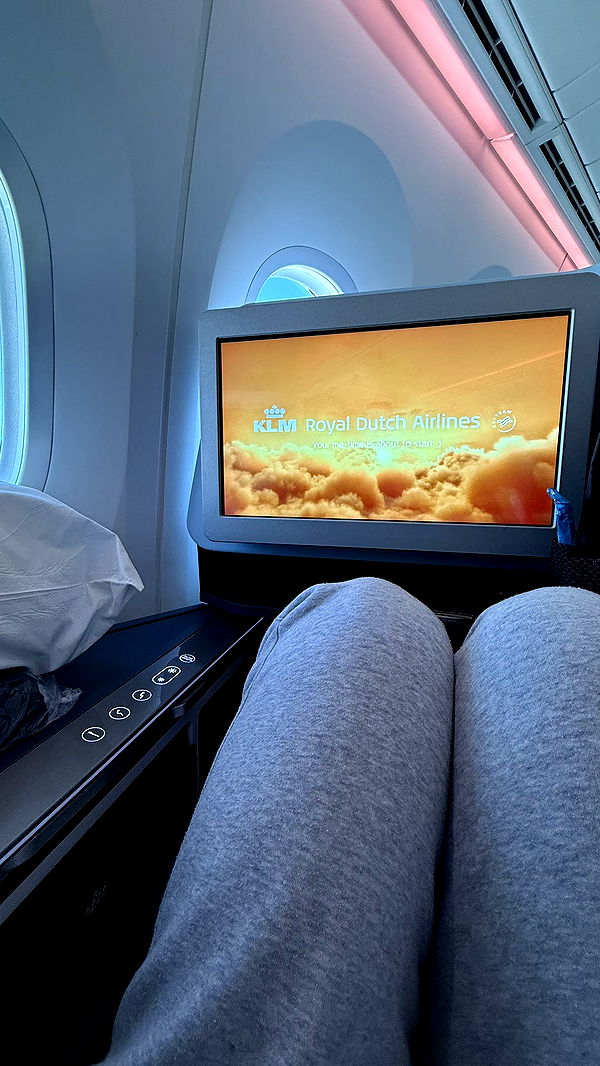 meelahrobbins image ~ Altpins