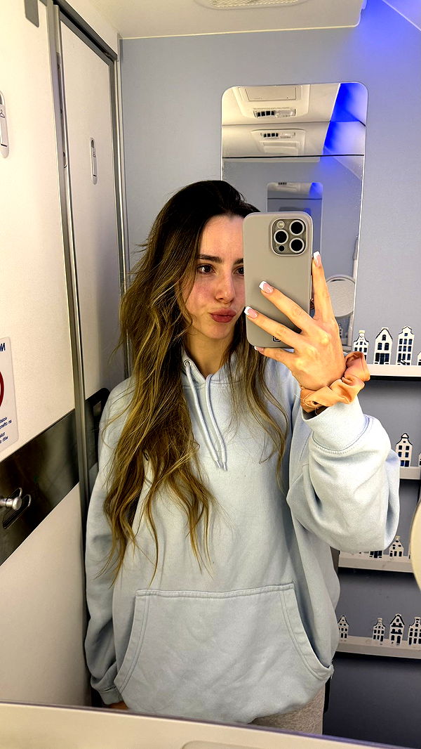 meelahrobbins image ~ Altpins