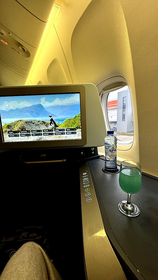 meelahrobbins image ~ Altpins