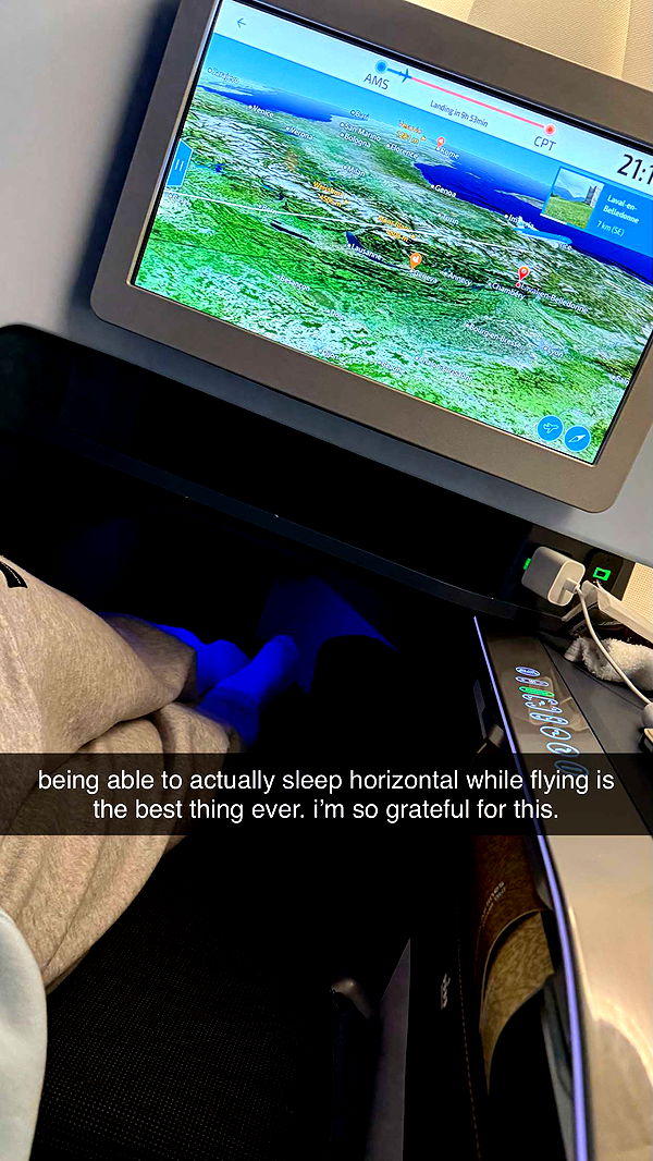 meelahrobbins image ~ Altpins