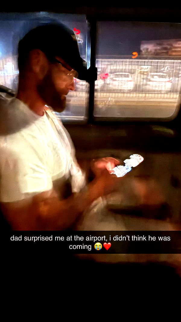 meelahrobbins image ~ Altpins