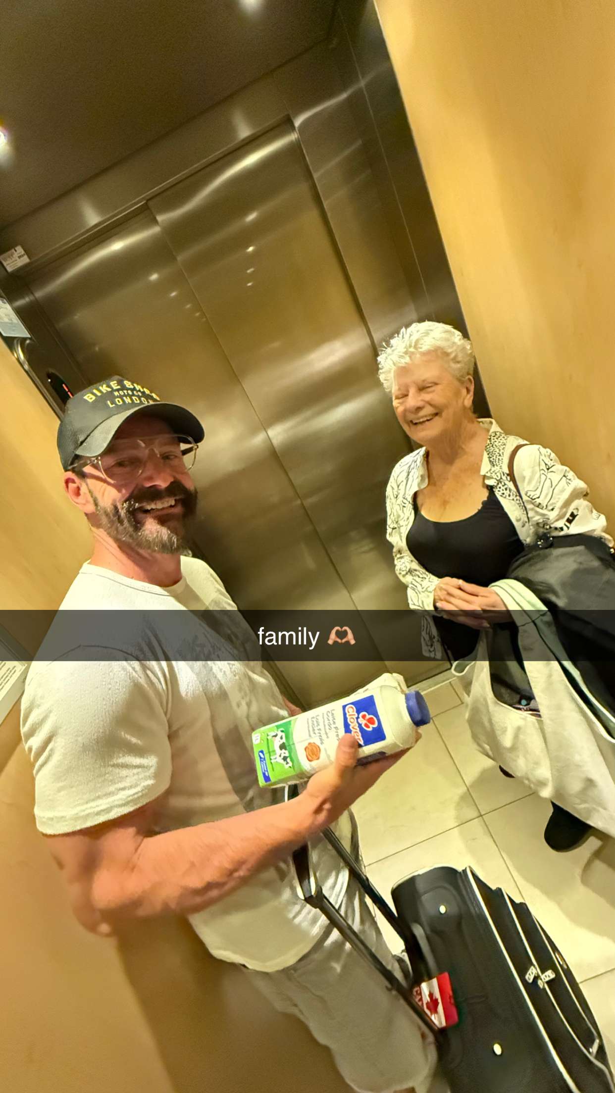 meelahrobbins snapchat image archive image