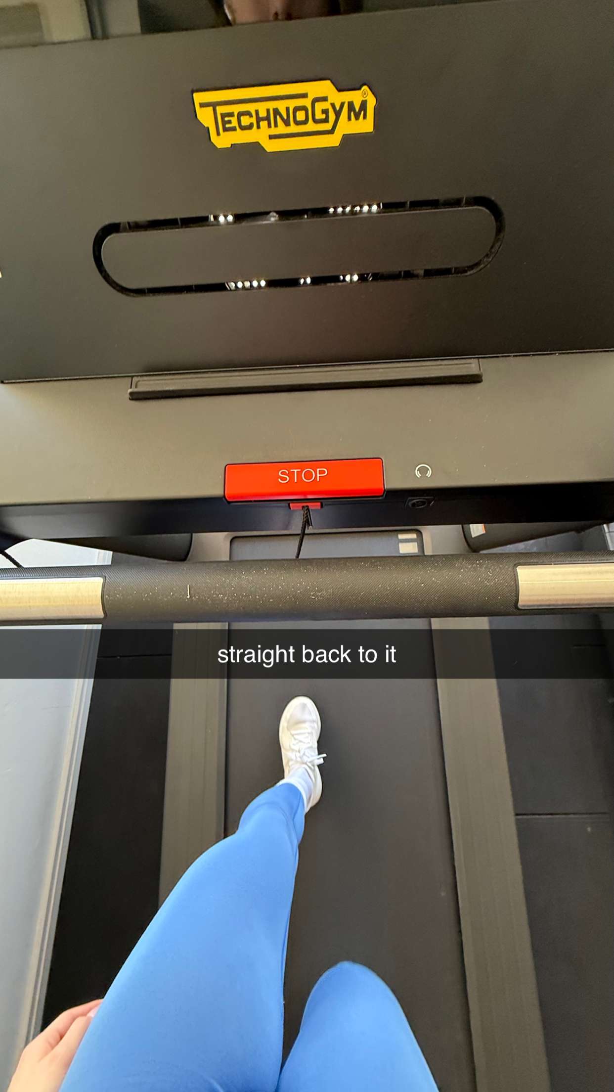 meelahrobbins snapchat image archive image