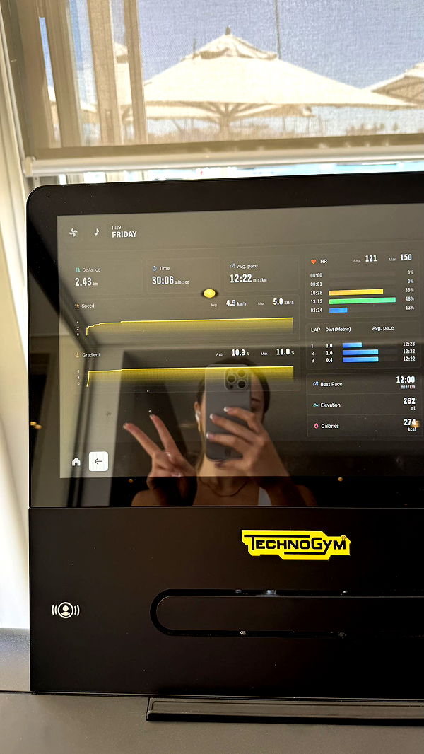 meelahrobbins image ~ Altpins