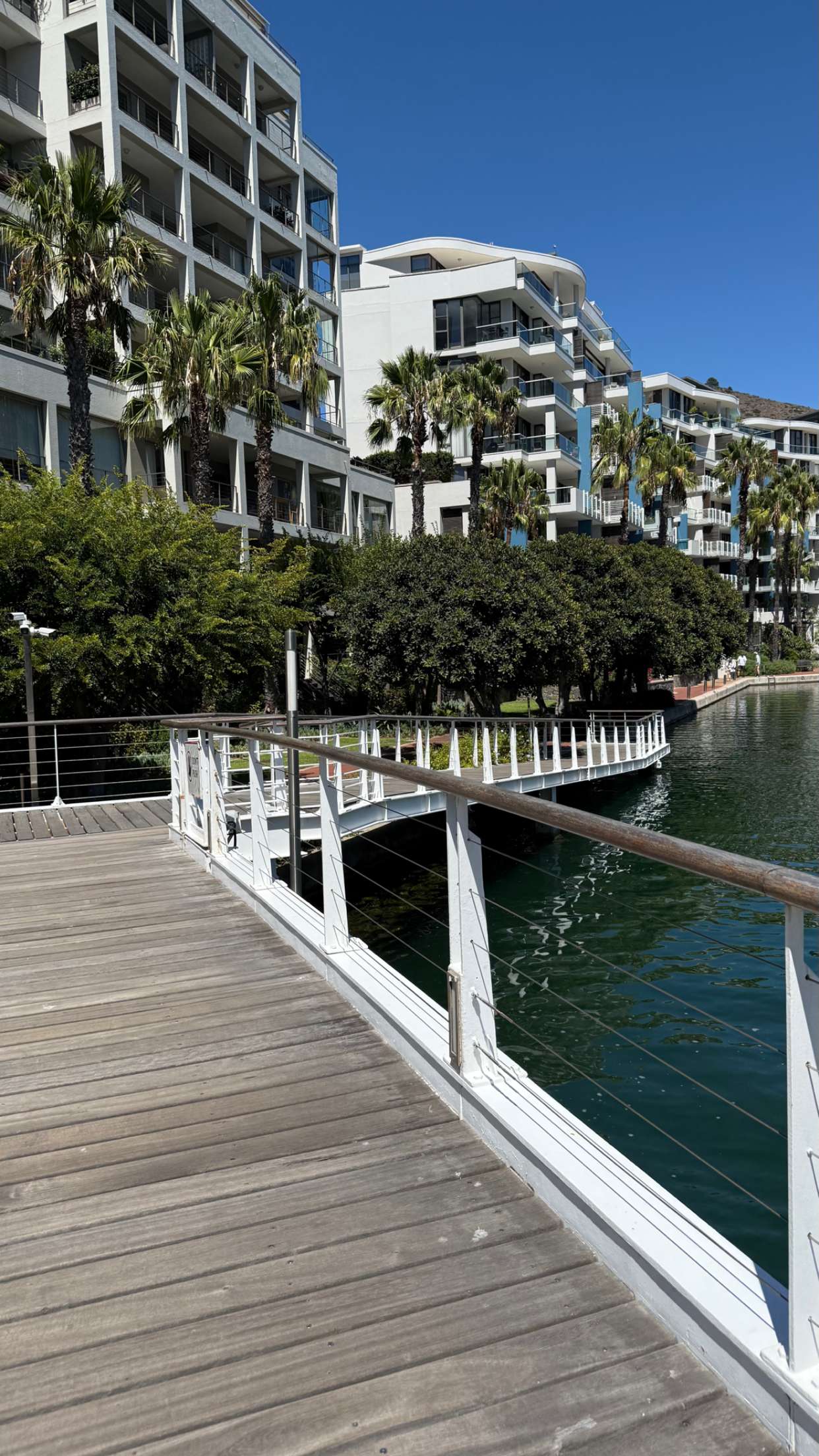 meelahrobbins snapchat image archive image