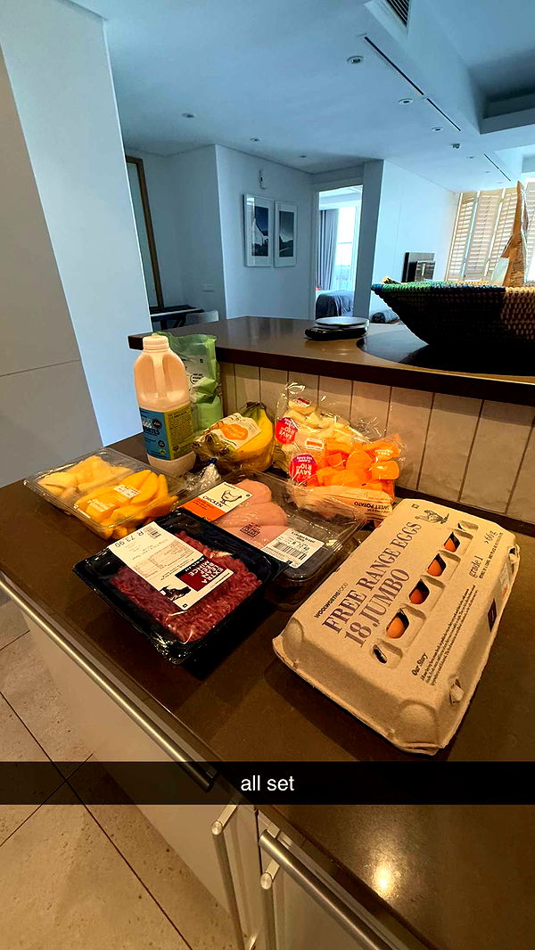 meelahrobbins image ~ Altpins