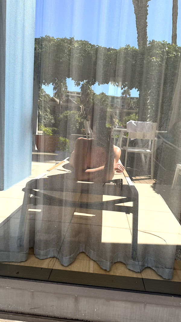 meelahrobbins image ~ Altpins