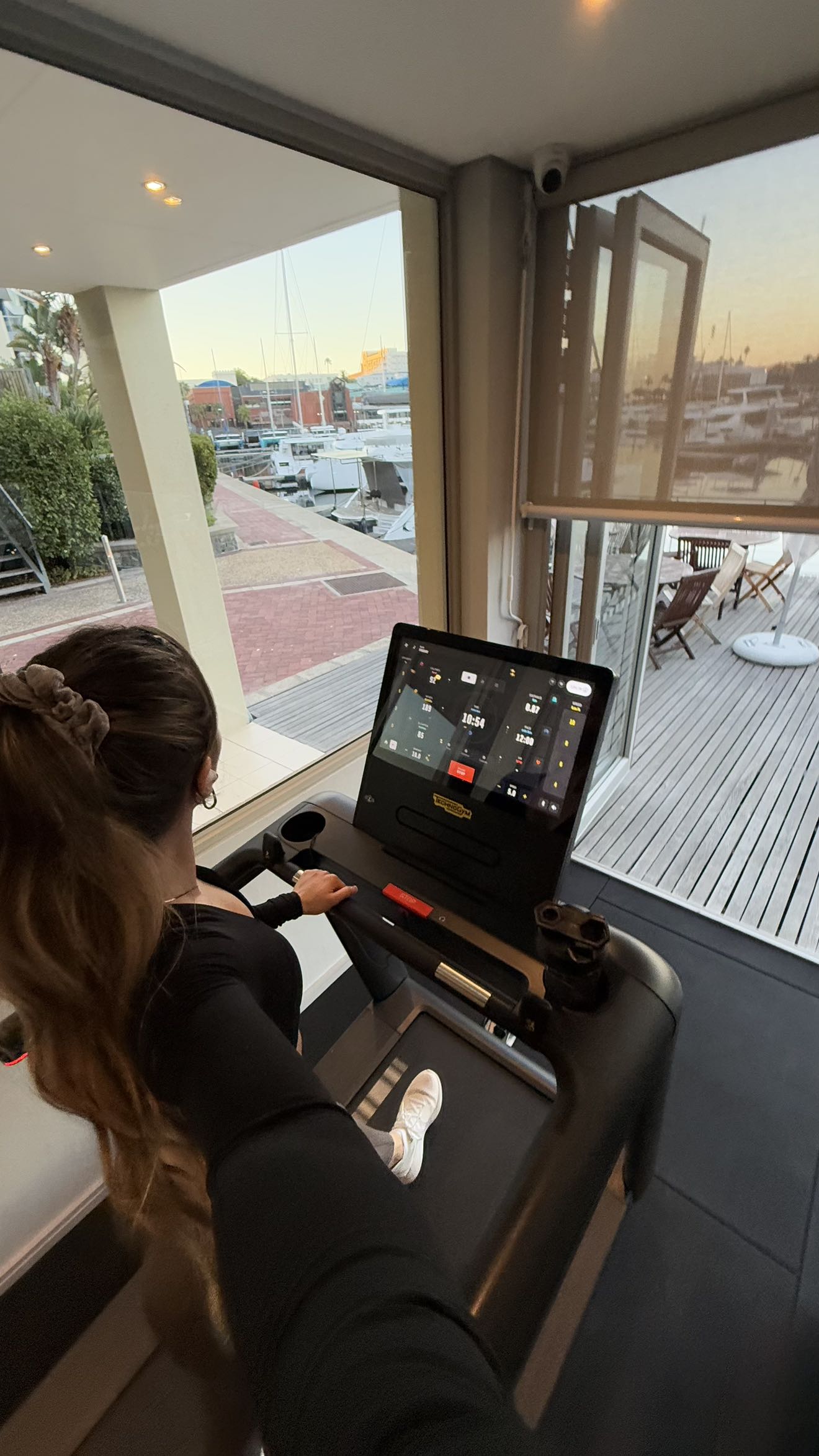 meelahrobbins snapchat image archive image