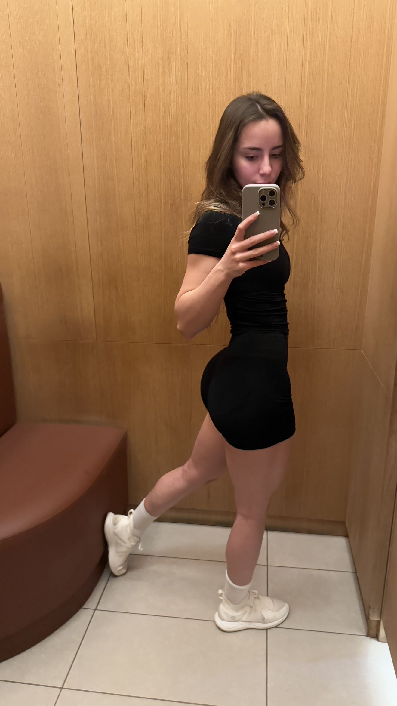 meelahrobbins snapchat image archive image