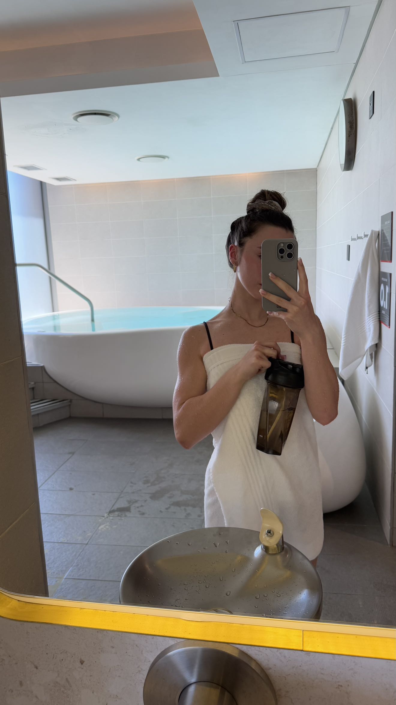 meelahrobbins snapchat image archive image